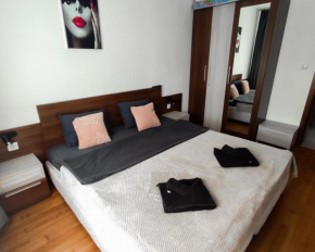 Belvedere Private Apartment with Mountain Valley View F403